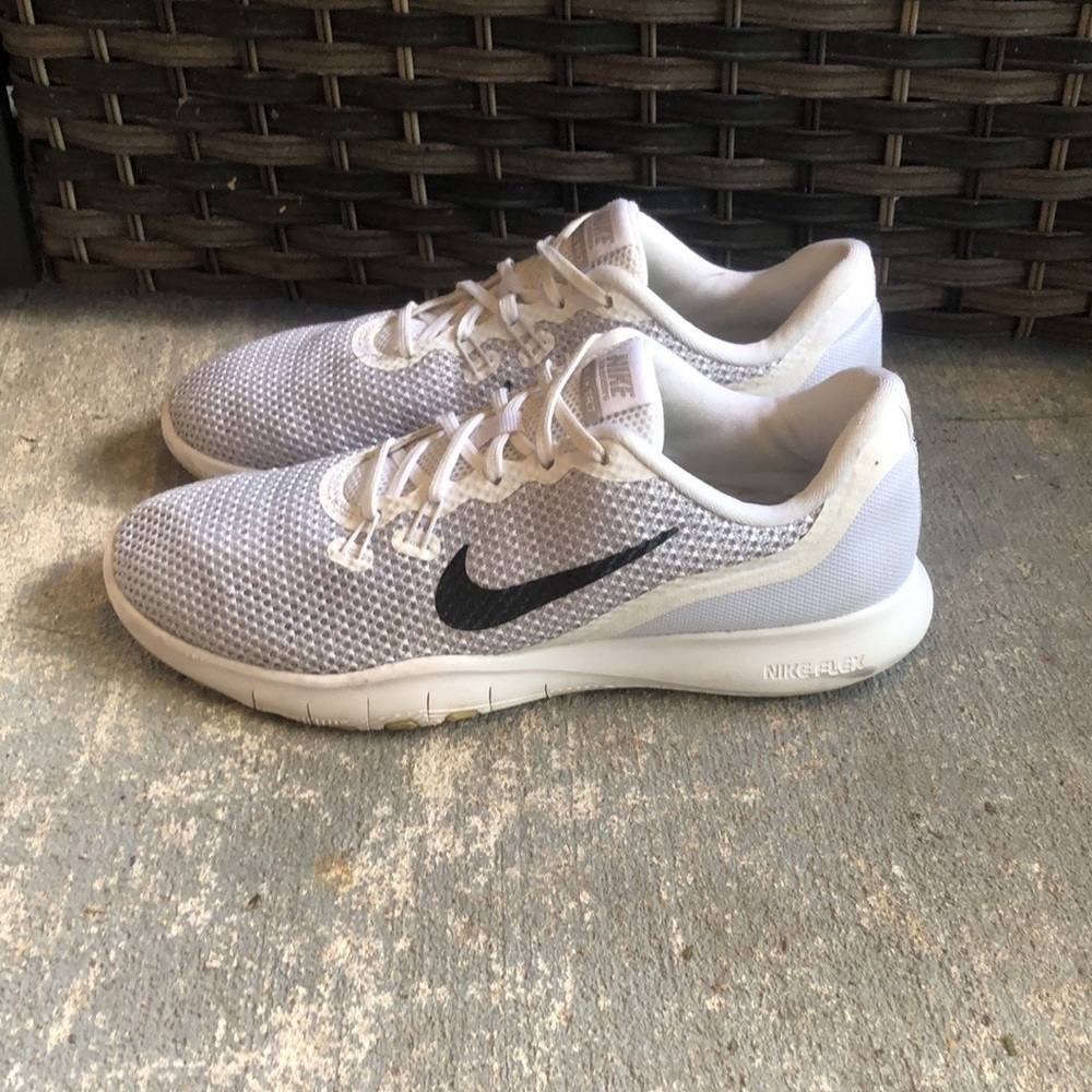 Men’s White Nike Sneakers Size 8.5